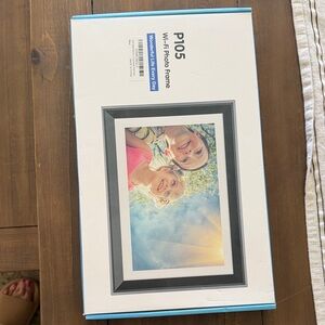 10” Wi-Fi Photo Frame with Gray Border New in box